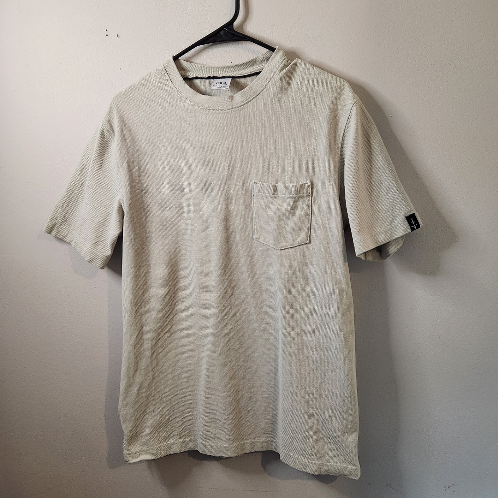 Zara Men's Size Medium Heavyweight Pocket Tee in Textured Beige - Like New
